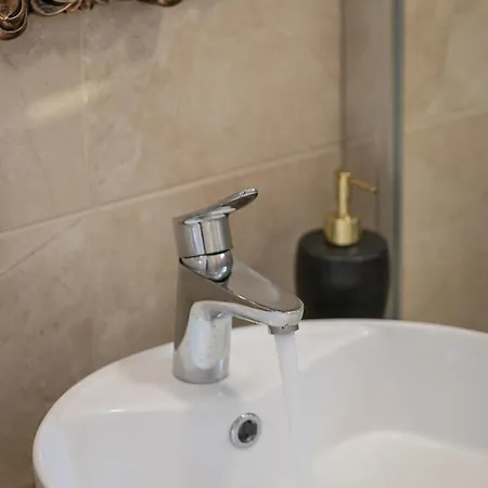 Liberty Daire Cavtat